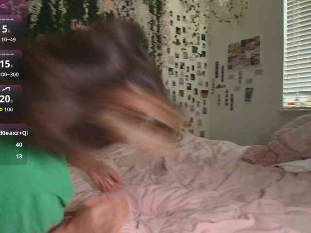 LyraCovee webcam