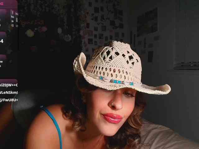 LyraCovee webcam