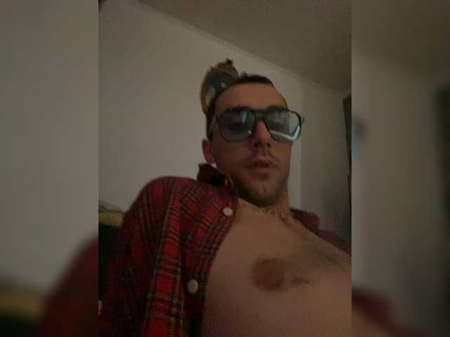 Josie-Den live cam on BongaCams