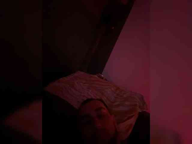 Josie-Den webcam