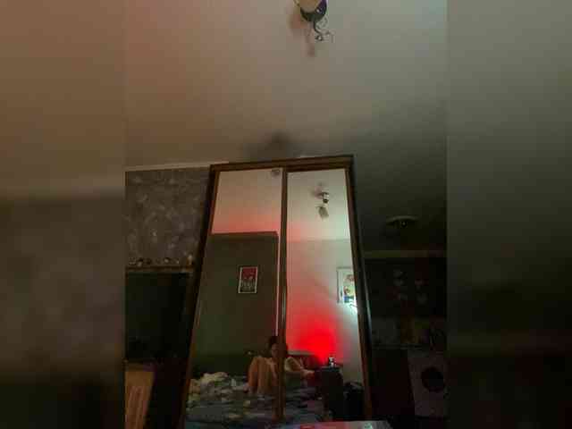 Josie-Den Sex Cam Show