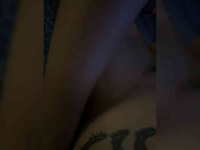 Josie-Den Live Webcam on BongaCams