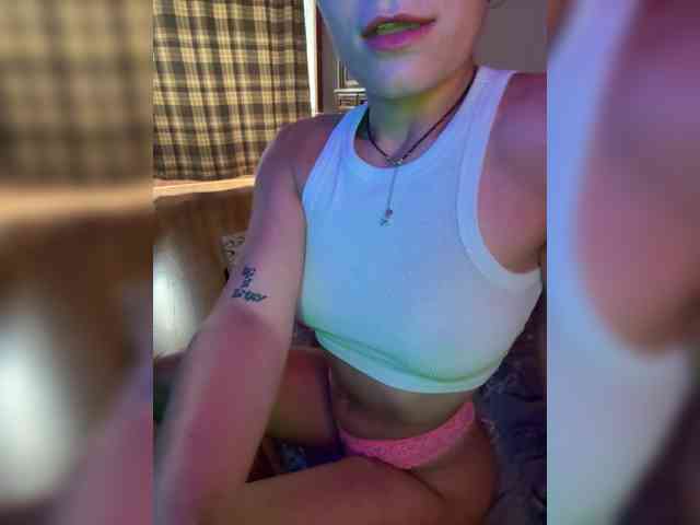Josie-Den webcam