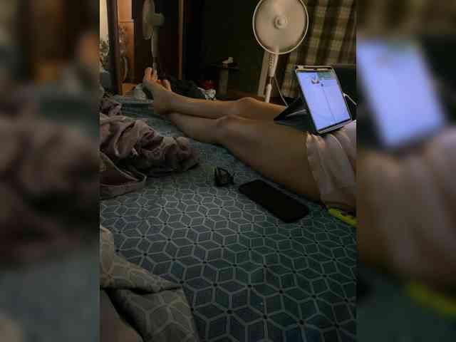 Josie-Den webcam