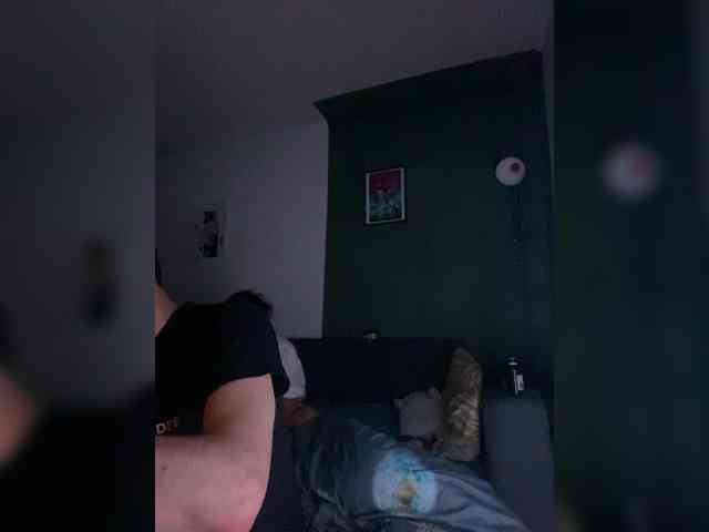 Josie-Den webcam