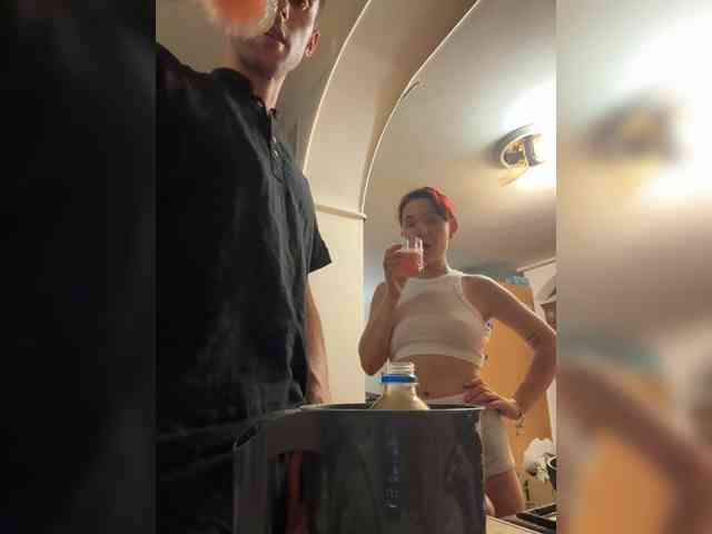 Josie-Den Sex Cam Show