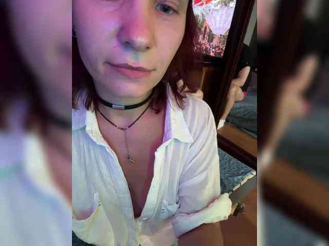 Josie-Den webcam