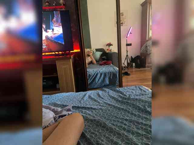 Josie-Den webcam