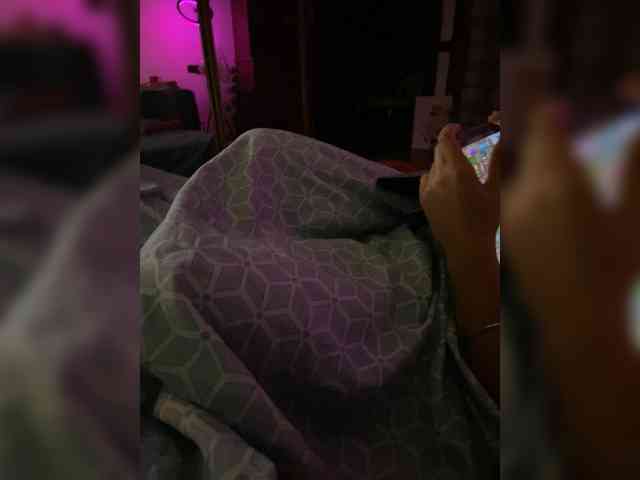 Josie-Den webcam