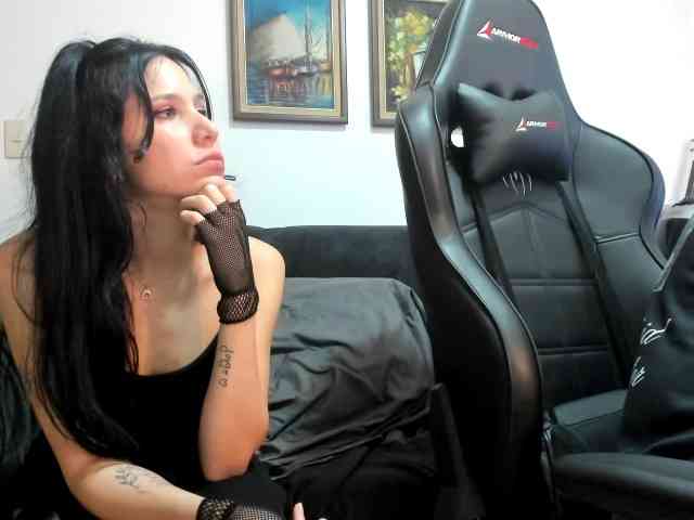 Noctessaandvax webcam