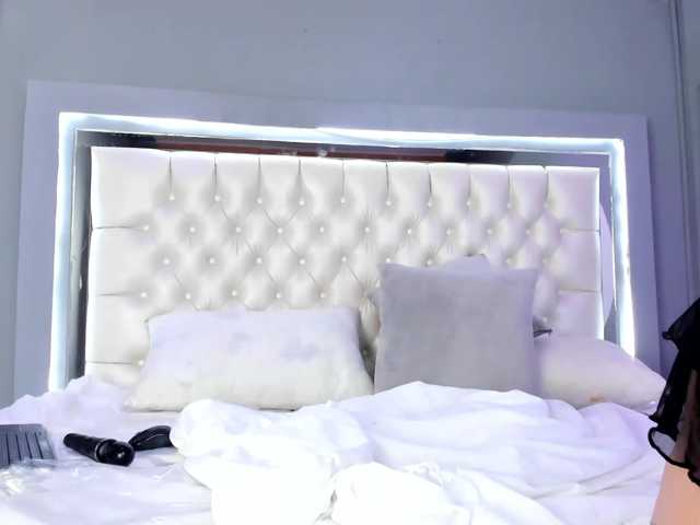 Megan-foxxx live cam on BongaCams