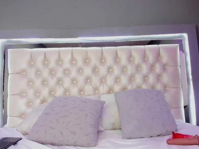 Megan-foxxx live cam on BongaCams