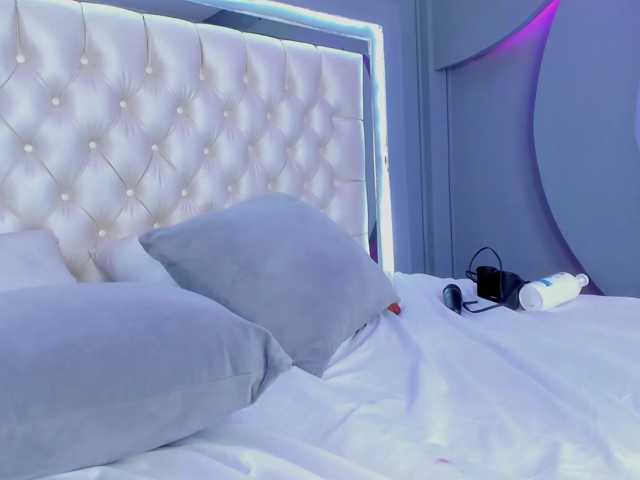 Megan-foxxx live cam on BongaCams