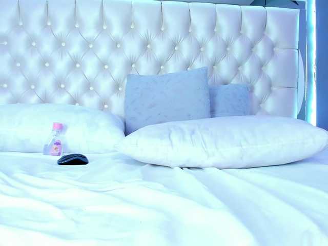 Megan-foxxx live cam on BongaCams