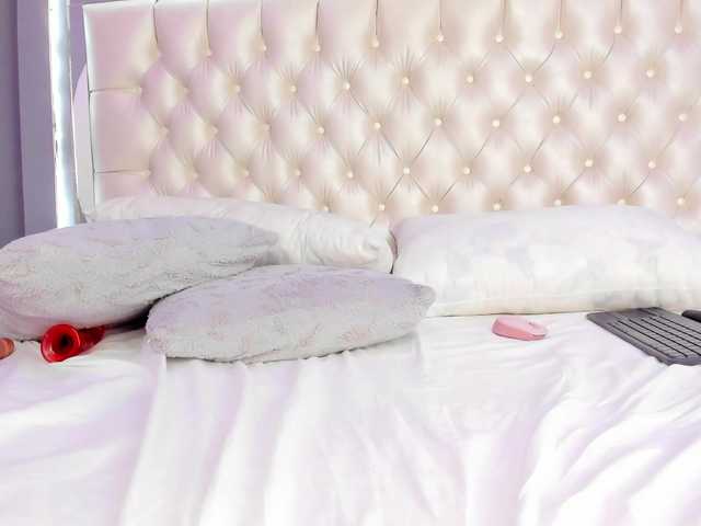 Megan-foxxx live cam on BongaCams