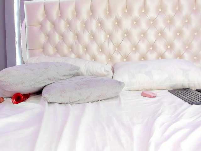 Megan-foxxx live cam on BongaCams