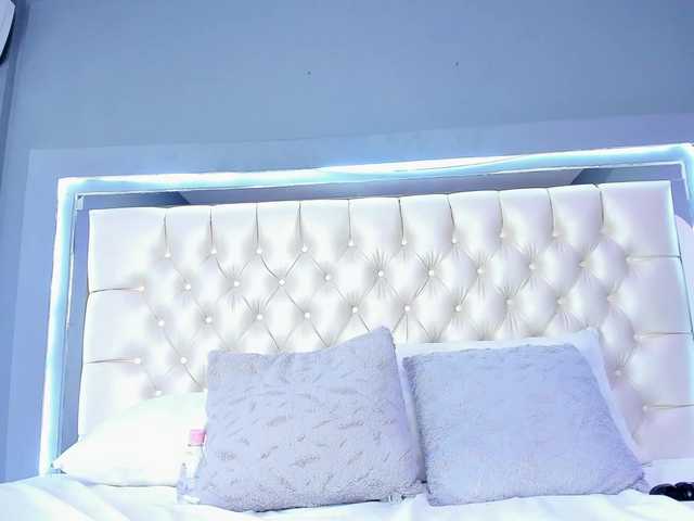 Megan-foxxx live cam on BongaCams