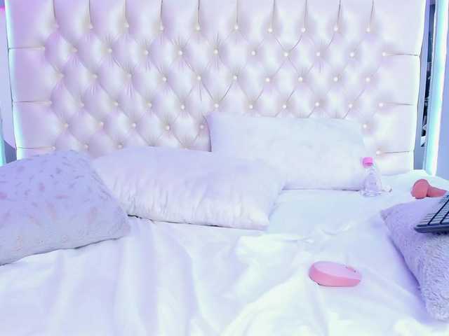 Megan-foxxx live cam on BongaCams