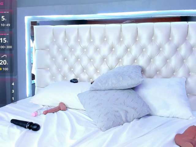 Megan-foxxx live cam on BongaCams