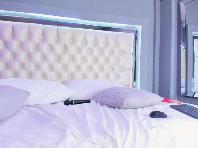 Megan-foxxx live cam on BongaCams