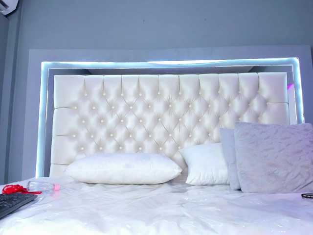 Megan-foxxx live cam on BongaCams