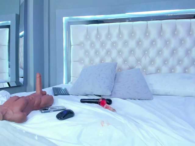 Megan-foxxx live cam on BongaCams
