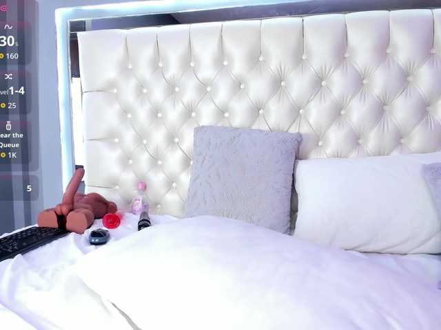 Megan-foxxx live cam on BongaCams
