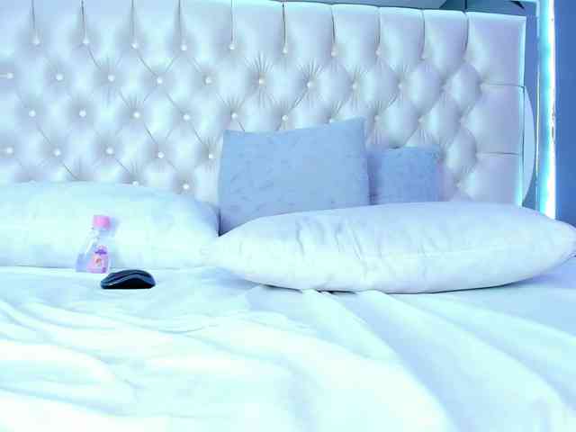 Megan-foxxx webcam