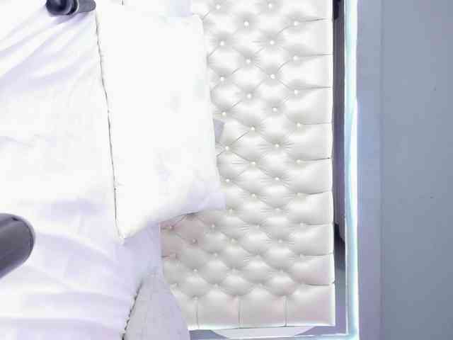 Megan-foxxx webcam