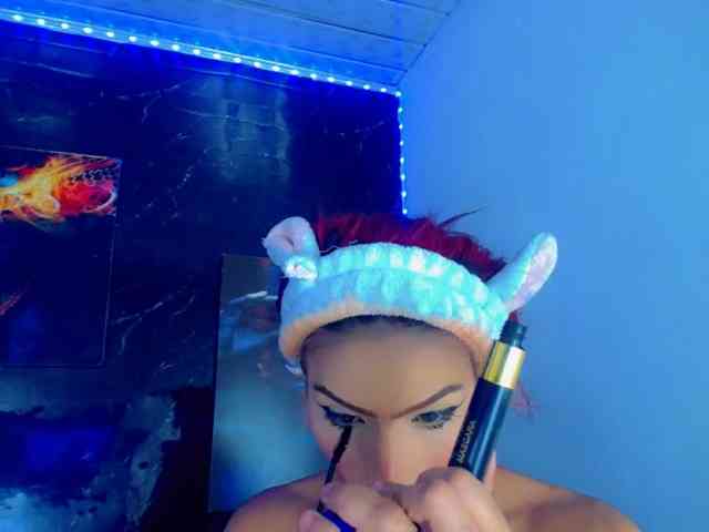 KeishasexyBrood Sex Cam Show