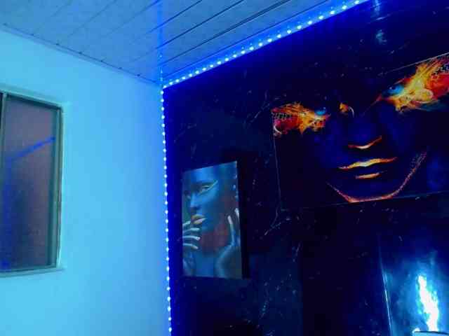 KeishasexyBrood Sex Cam Show