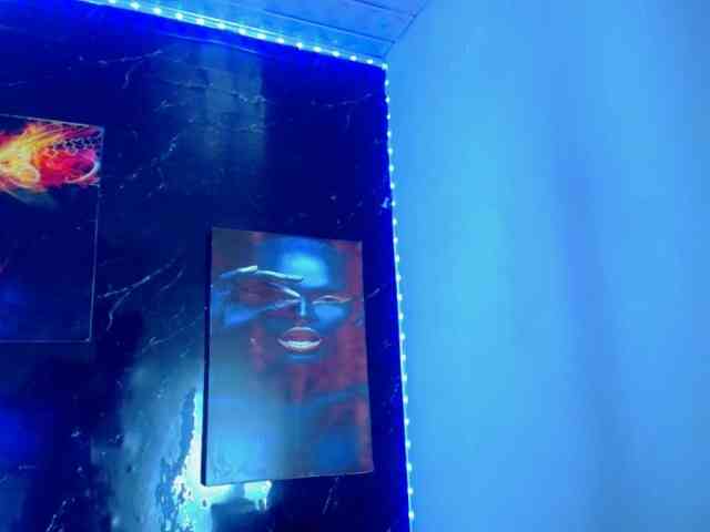 KeishasexyBrood Sex Cam Show