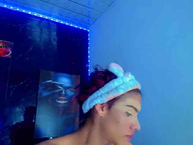 KeishasexyBrood Sex Cam Show