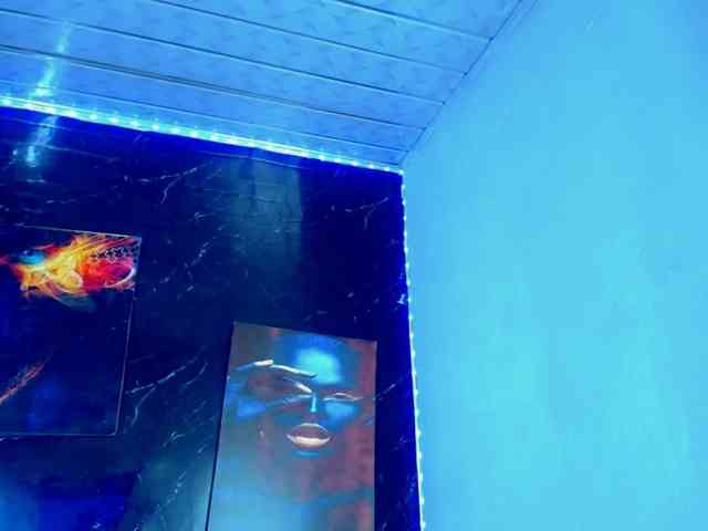 KeishasexyBrood Sex Cam Show