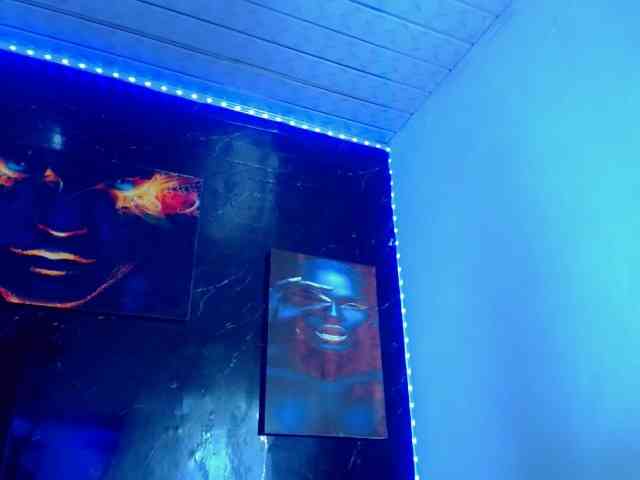 KeishasexyBrood Sex Cam Show