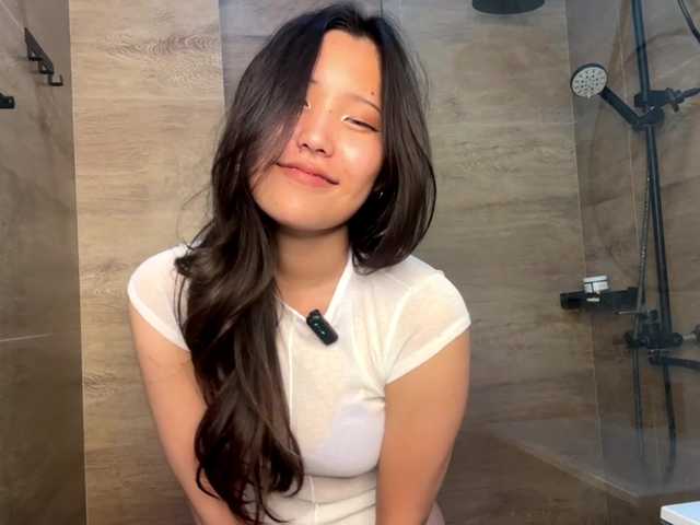 NoreenSemetara live cam on BongaCams
