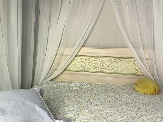NoreenSemetara live cam on BongaCams
