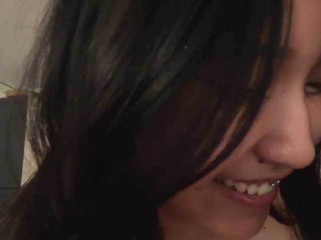 NoreenSemetara live cam on BongaCams