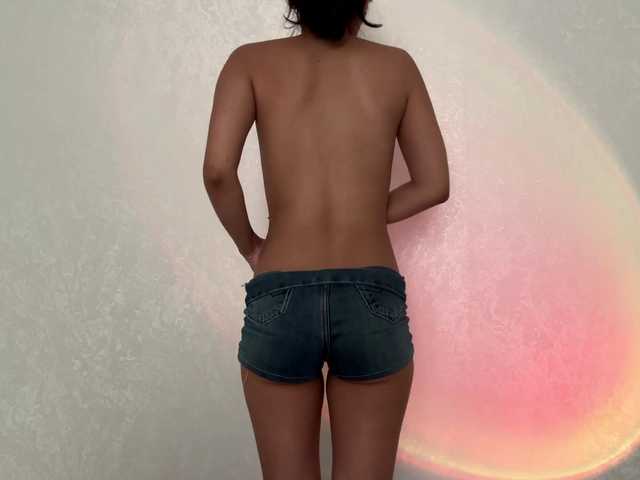 NoreenSemetara live cam on BongaCams