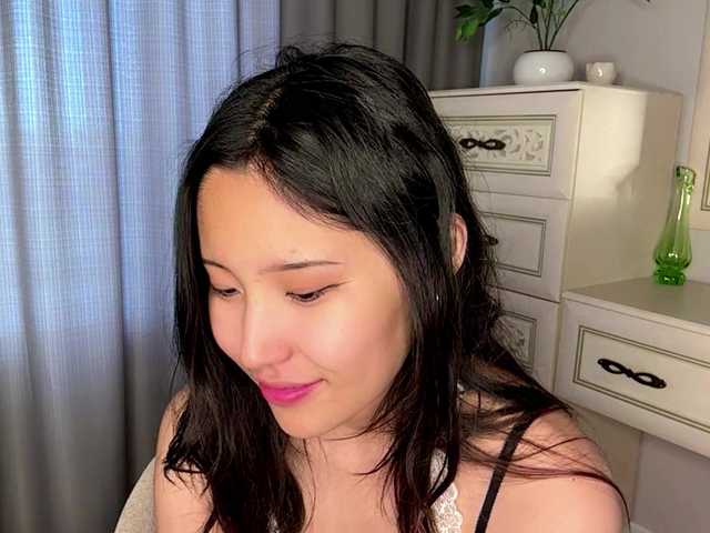 NoreenSemetara live cam on BongaCams