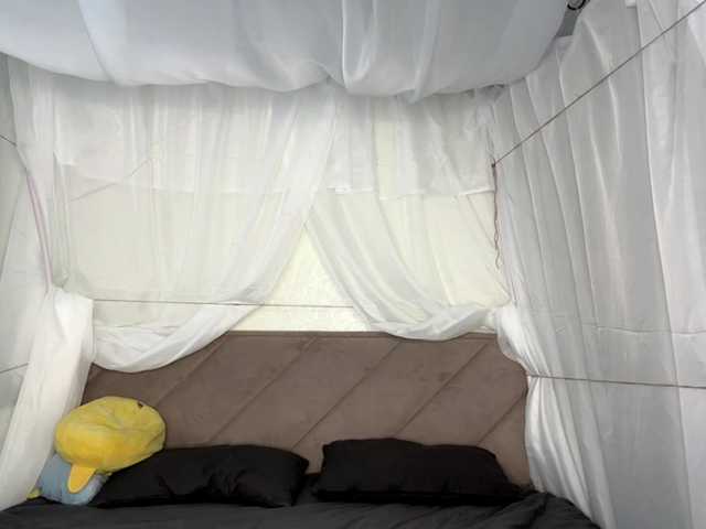 NoreenSemetara live cam on BongaCams
