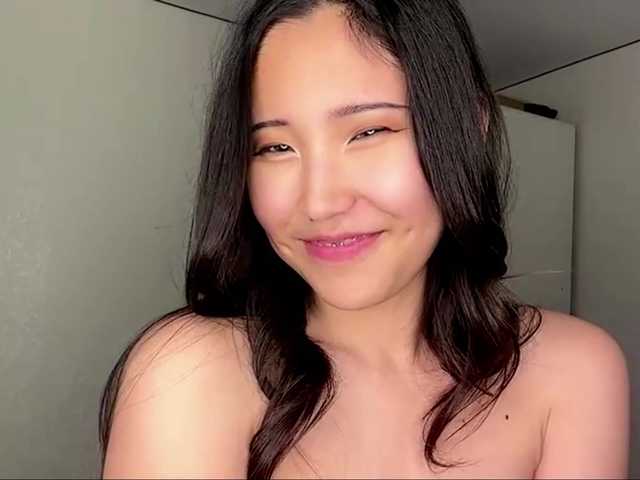 NoreenSemetara live cam on BongaCams