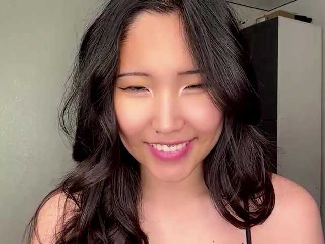 NoreenSemetara live cam on BongaCams