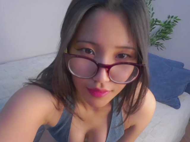 NoreenSemetara live cam on BongaCams