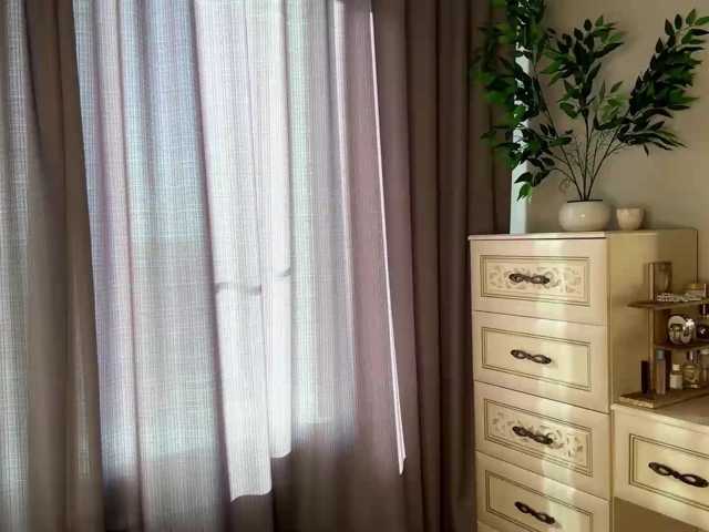 NoreenSemetara, en directo ahora en BongaCams