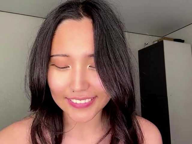 NoreenSemetara live cam on BongaCams