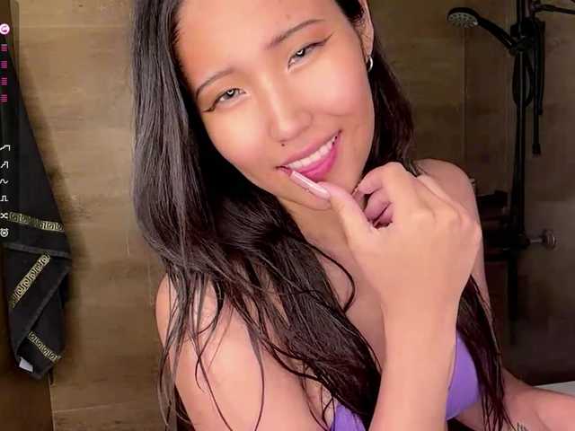 NoreenSemetara live cam on BongaCams
