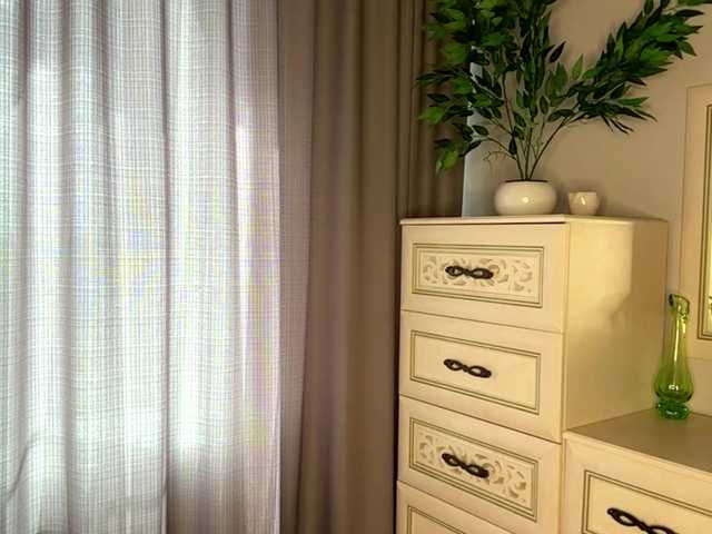 NoreenSemetara live cam on BongaCams