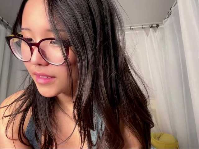 NoreenSemetara live cam on BongaCams