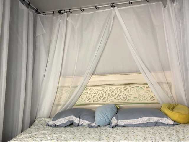 NoreenSemetara live cam on BongaCams